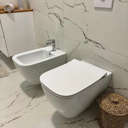 Stylish Minimal With Views-central *